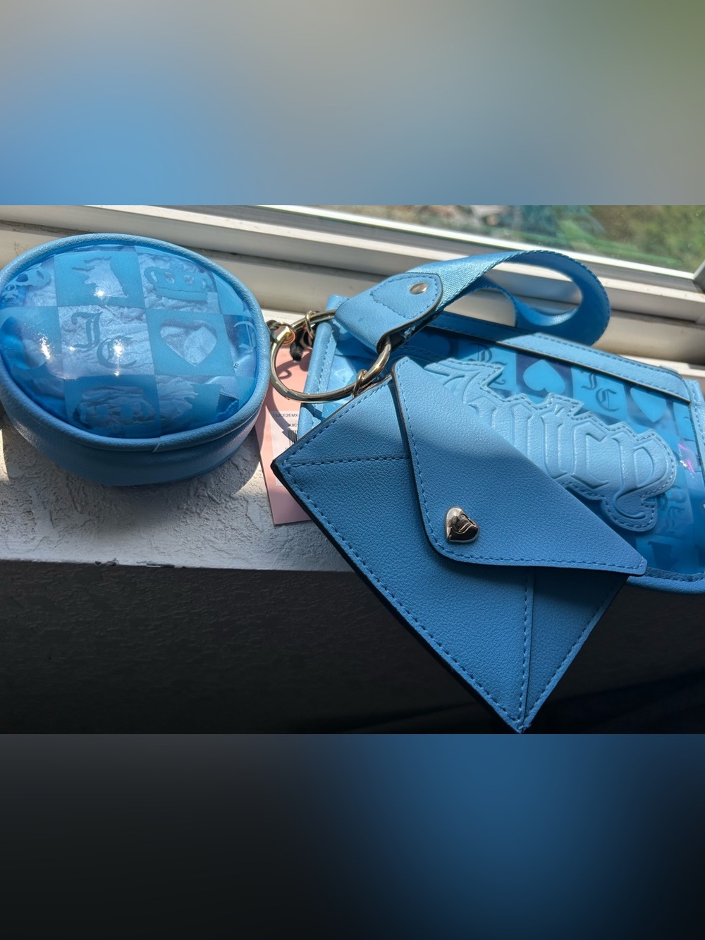 Juicy wristlet set